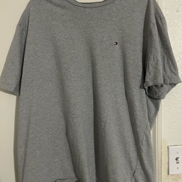 Tommy Hilfiger Everyday T-Shirt - Picture 1 of 5